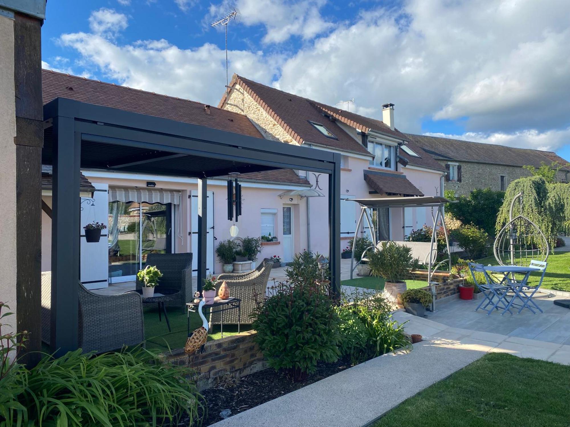 Une Parenthese Fleurie La Heuniere Exterior photo